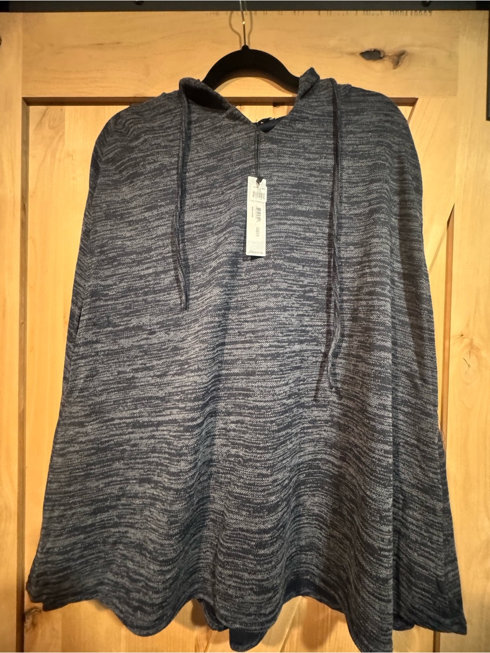 Sleeveless Heathered Navy Hooded Pullover Shirt